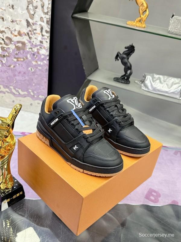 حذاء سنيكرز LV من لويس فويتون LV Trainer Maxi بتفاصيل مونوغرام - AS00360