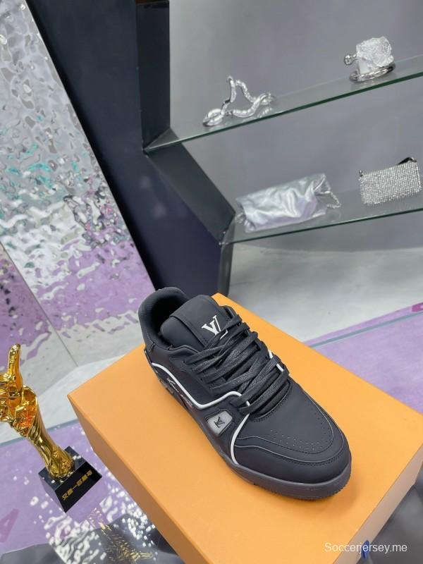 حذاء رياضي LV Trainer Maxi من لويس فويتون LV مزود بكابل شحن LED متعدد الألوان - AS00660