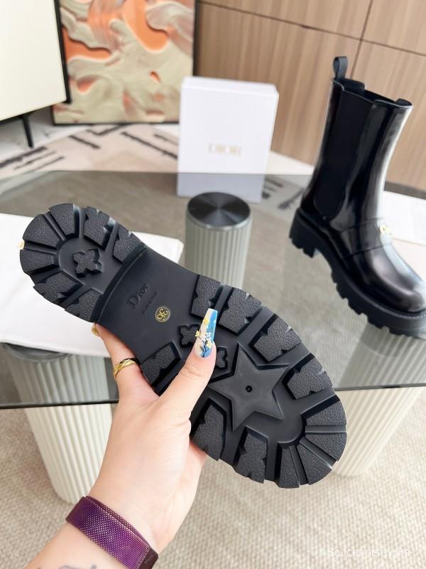 حذاء أظافر كلاسيكي من ديور - LY00340