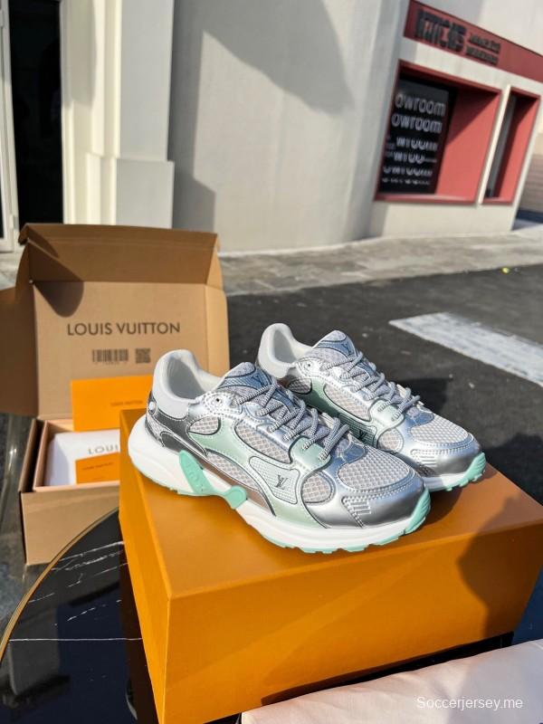 حذاء جري كاجوال من سلسلة أولمبيا من لويس فويتون بنقشة مونوغرام - AS00320