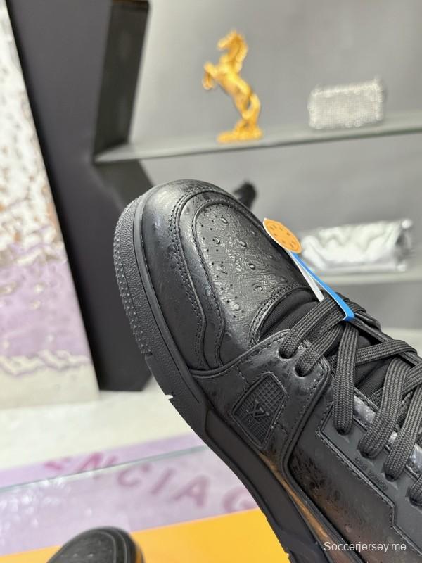 لويس فويتون LV حذاء رياضي ماكسي من لويس فويتون LV Trainer Maxi سنيكرز برأس من جلد العجل بنقشة النعام - AS00400