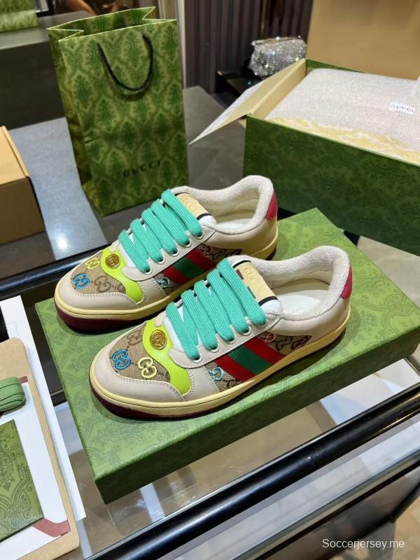حذاء رياضي من غوتشي بتصميم ريترو 2025 بتصميم ريترو 2025 مع شعار GG المعدني - AS00270