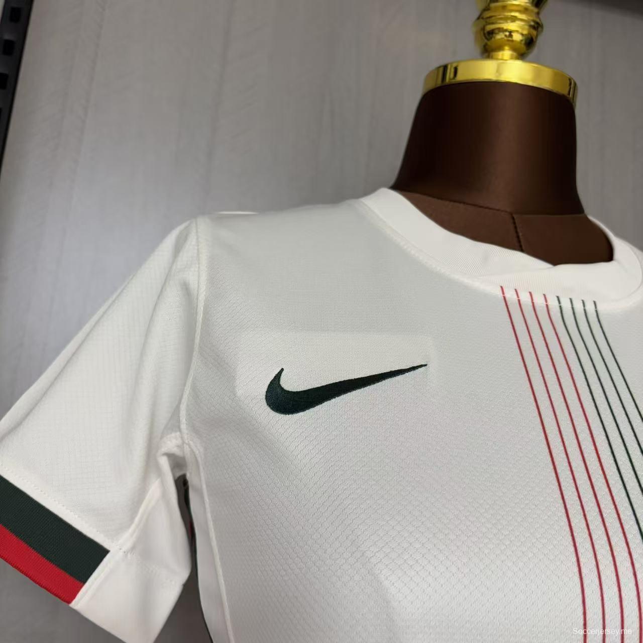 25/26 قميص تشيلسي للسيدات خارج ملعب تشيلسي للسيدات