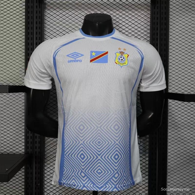 نسخة اللاعب 2026 قميص جمهورية الكونغو الديمقراطية الثالث باللون الأبيض والأزرق الهندسي 2026