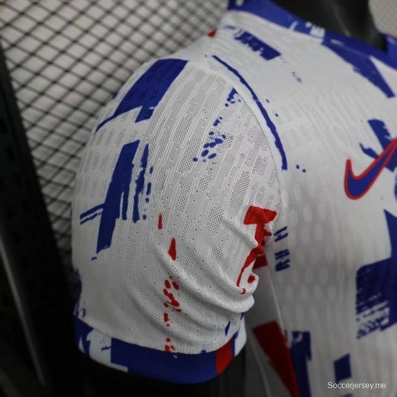 2026 نسخة اللاعبين فرنسا قميص خاص باللون الأبيض مع لمسات باللونين الأزرق والأحمر