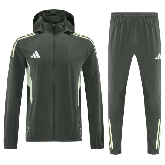 26/27 طقم رياضي من أديداس باللون الأخضر الزيتوني الداكن مع سترة بغطاء رأس وسحاب كامل + بنطال طويل
