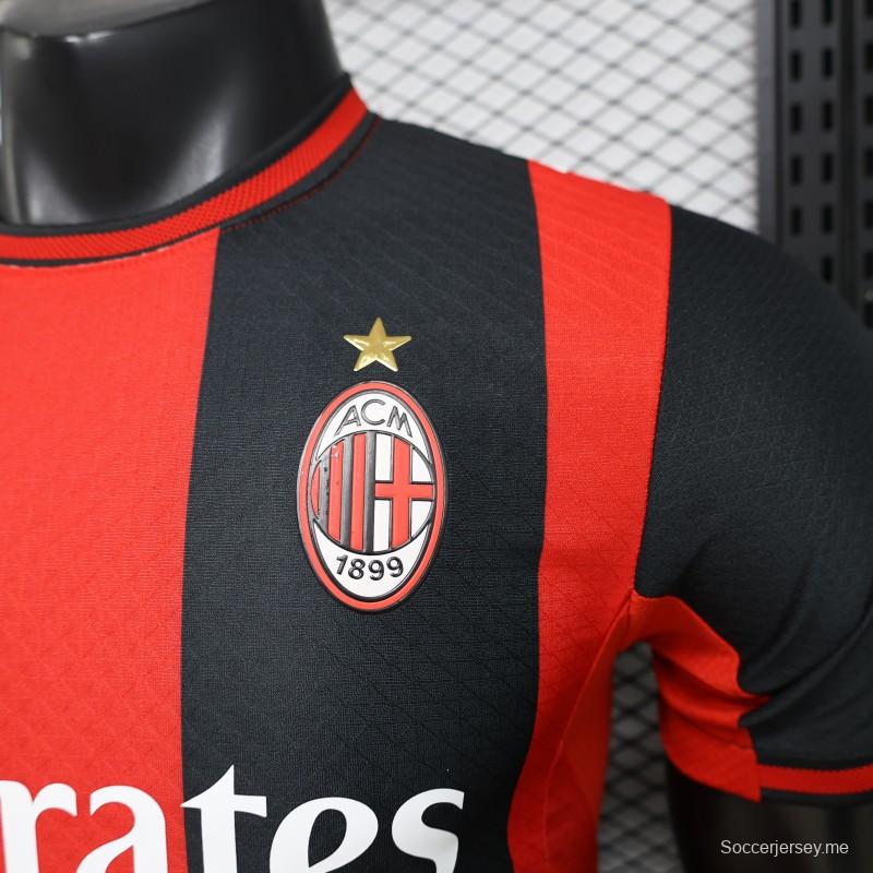 قميص اللاعب الرئيسي لميلان (AC Milan) للموسم 2026/2027 باللونين الأحمر والأسود مع خطوط عمودية