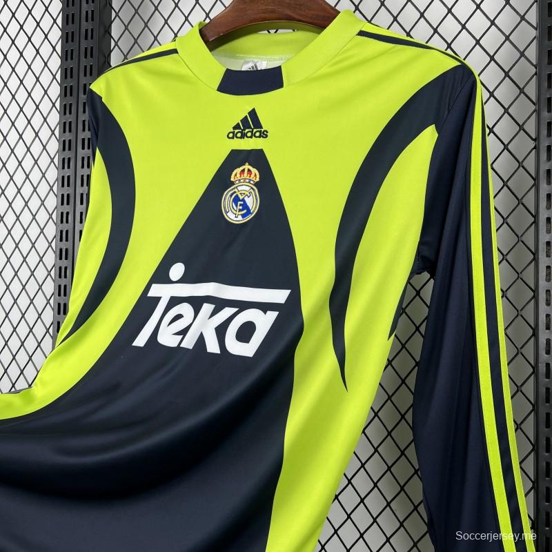 قميص حارس مرمى ريال مدريد طويل الأكمام بنمط رجعي لموسم 1999/2000