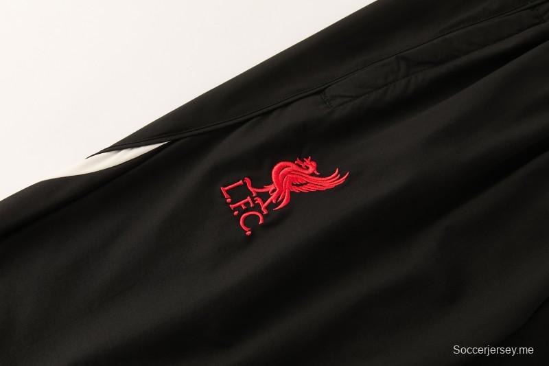 26/27 طقم رياضي من ليفربول بلون كريمي مع سترة بغطاء رأس وسحاب كامل + بنطال طويل أسود