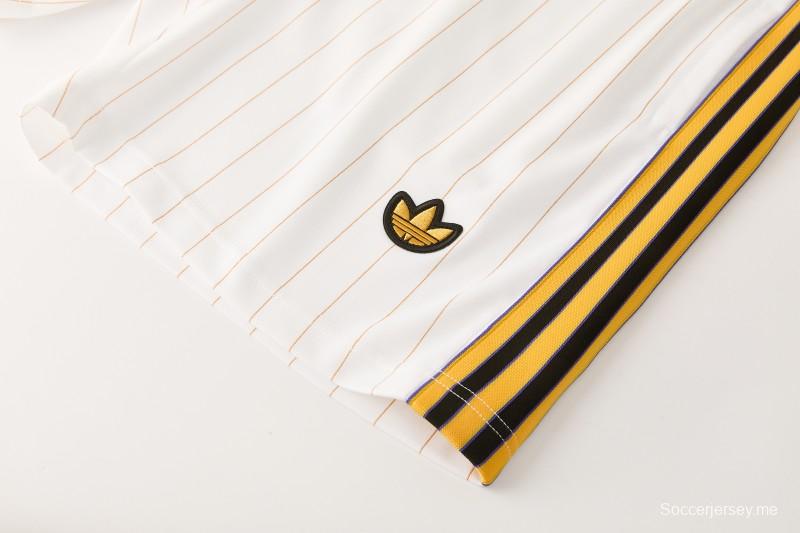 26/27 مانشستر يونايتد - قميص أبيض بأكمام قصيرة + شورت كرة قدم