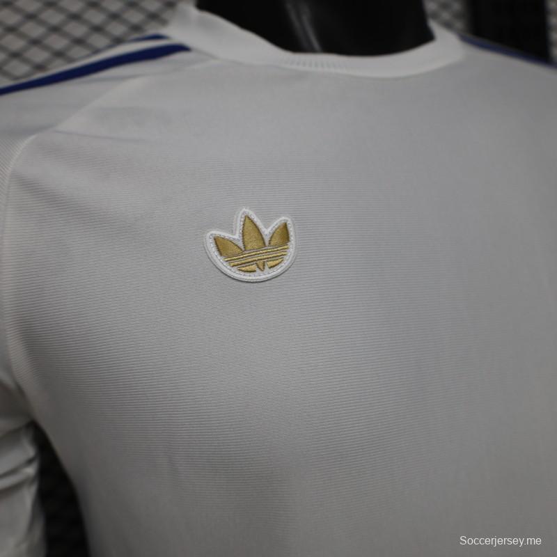 قميص لاعب نسخة 25/26 ليدز يونايتد الأبيض  الملعب الرئيسي