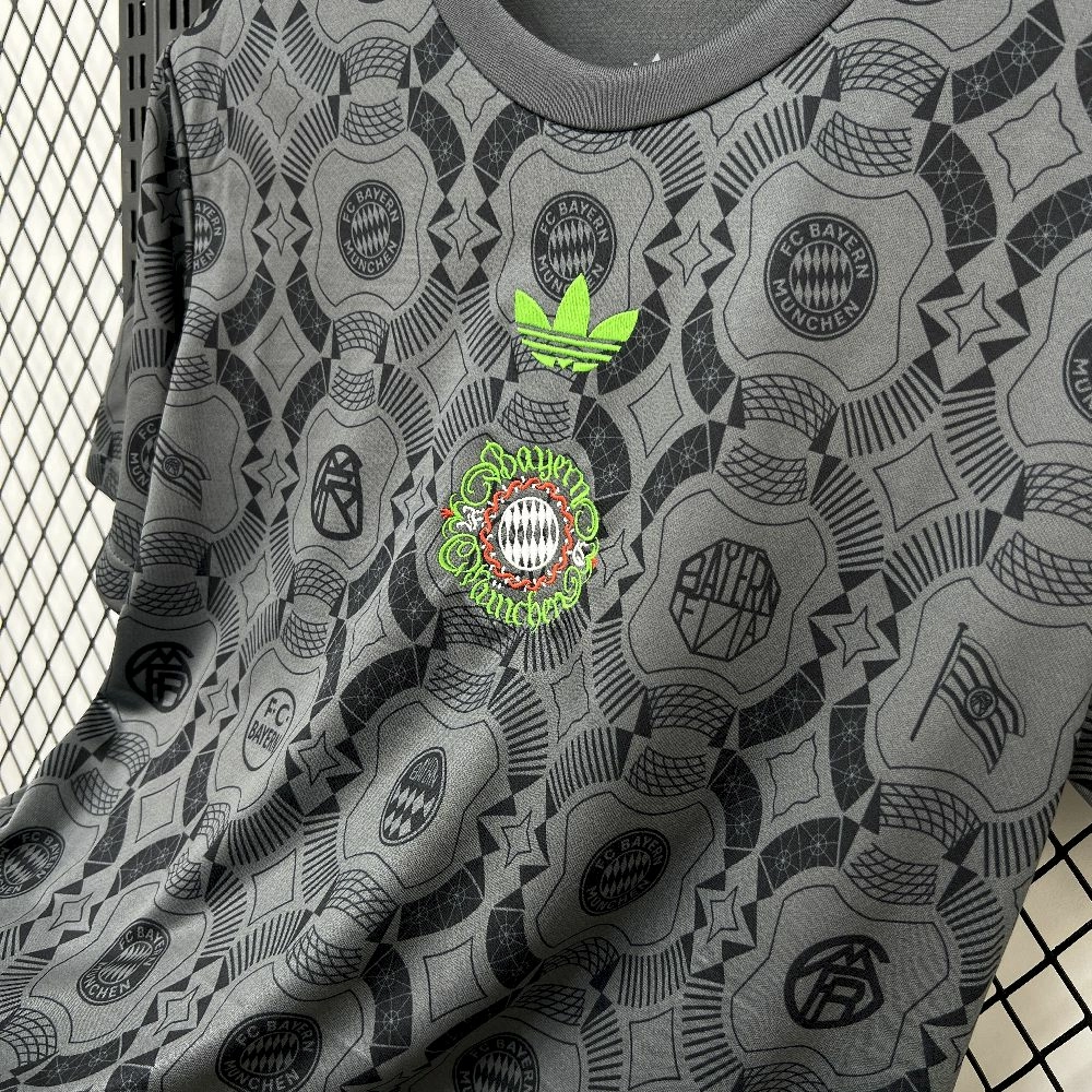 2025/26 قميص تي شيرت بايرن ميونيخ فيسن 2025/26 للرجال