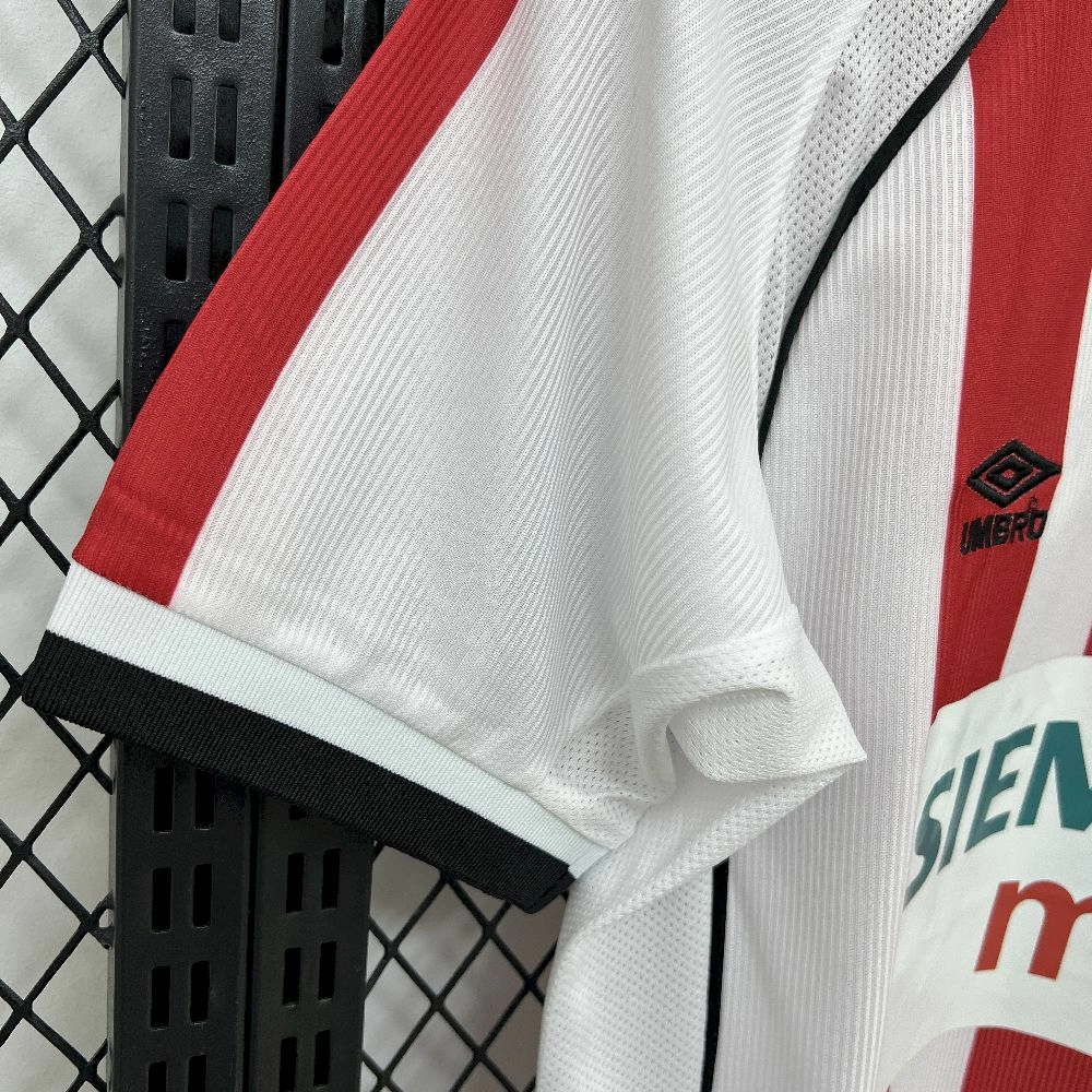 القميص الأساسي لنادي أولمبياكوس أولمبياكوس لكرة القدم 2001/2002 ريترو