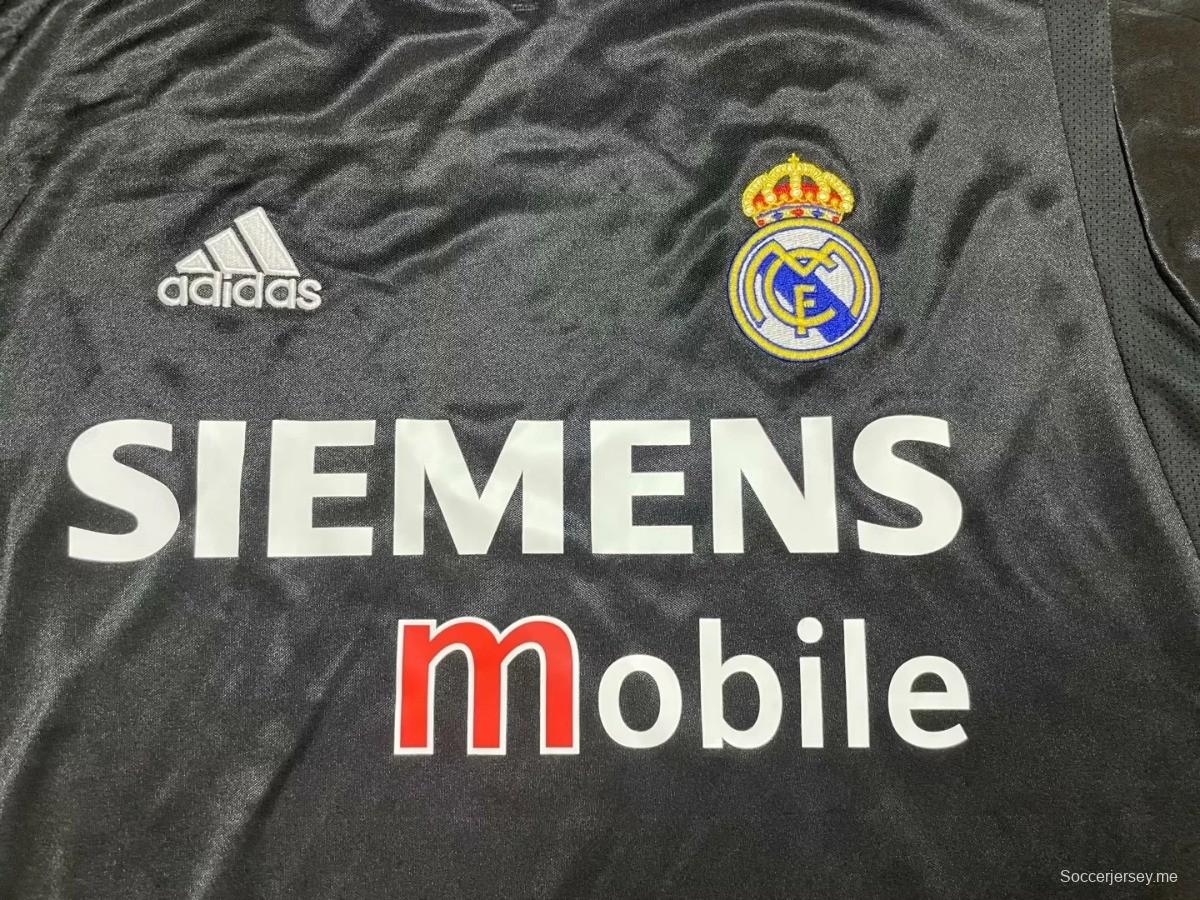 قميص ريترو 04/05 ريال مدريد الثالث باللون الأسود
