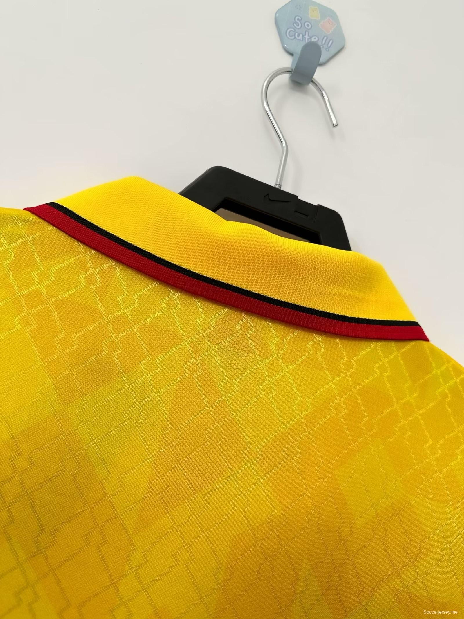 القميص الأصفر الثالث لميلان 95/96 ريترو 95/96 ميلان أصفر قديم
