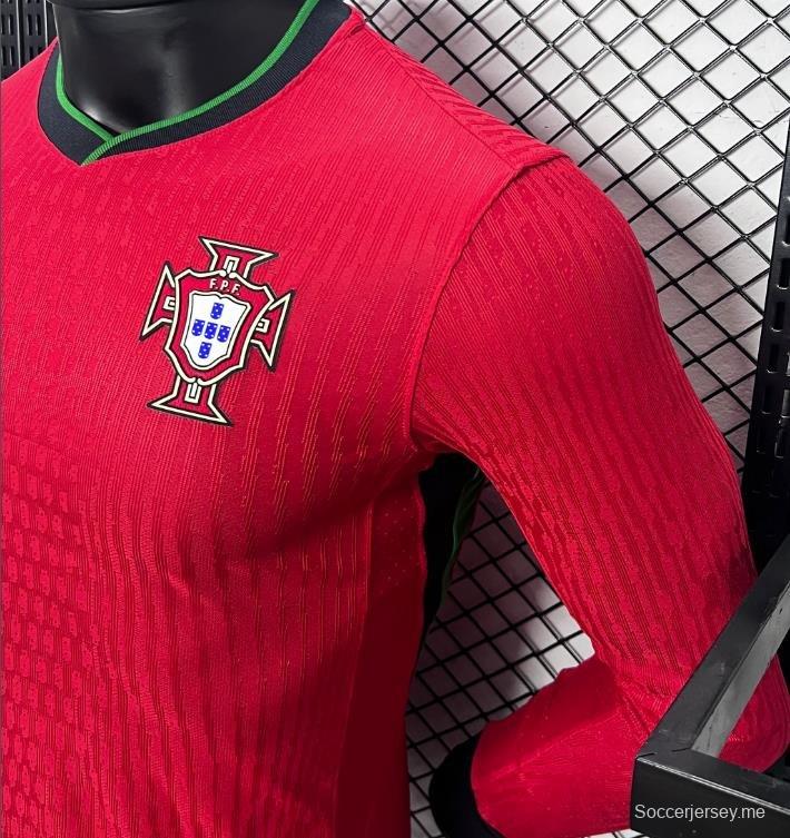 نسخة اللاعب 2024 قميص بأكمام طويلة الأكمام للبرتغال على أرضه
