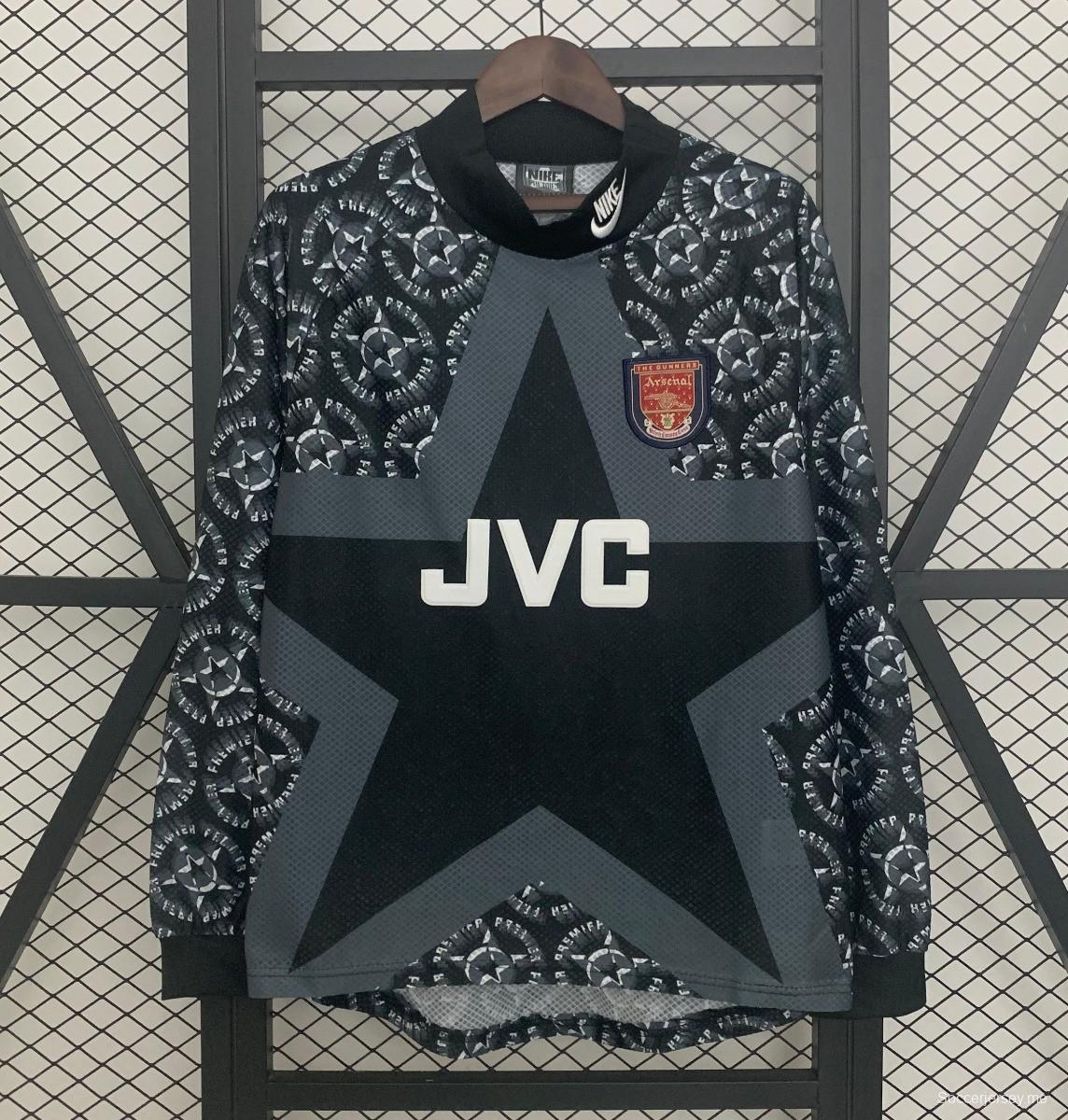 94/95 حارس مرمى أرسنال القديم