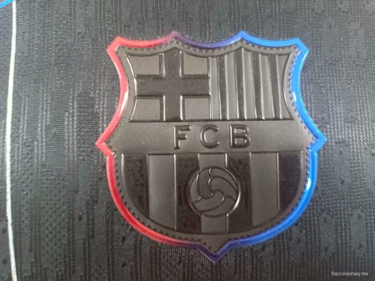 نسخة اللاعب 25/26 من قميص نادي برشلونة لكرة القدم أسود بخطوط بيضاء