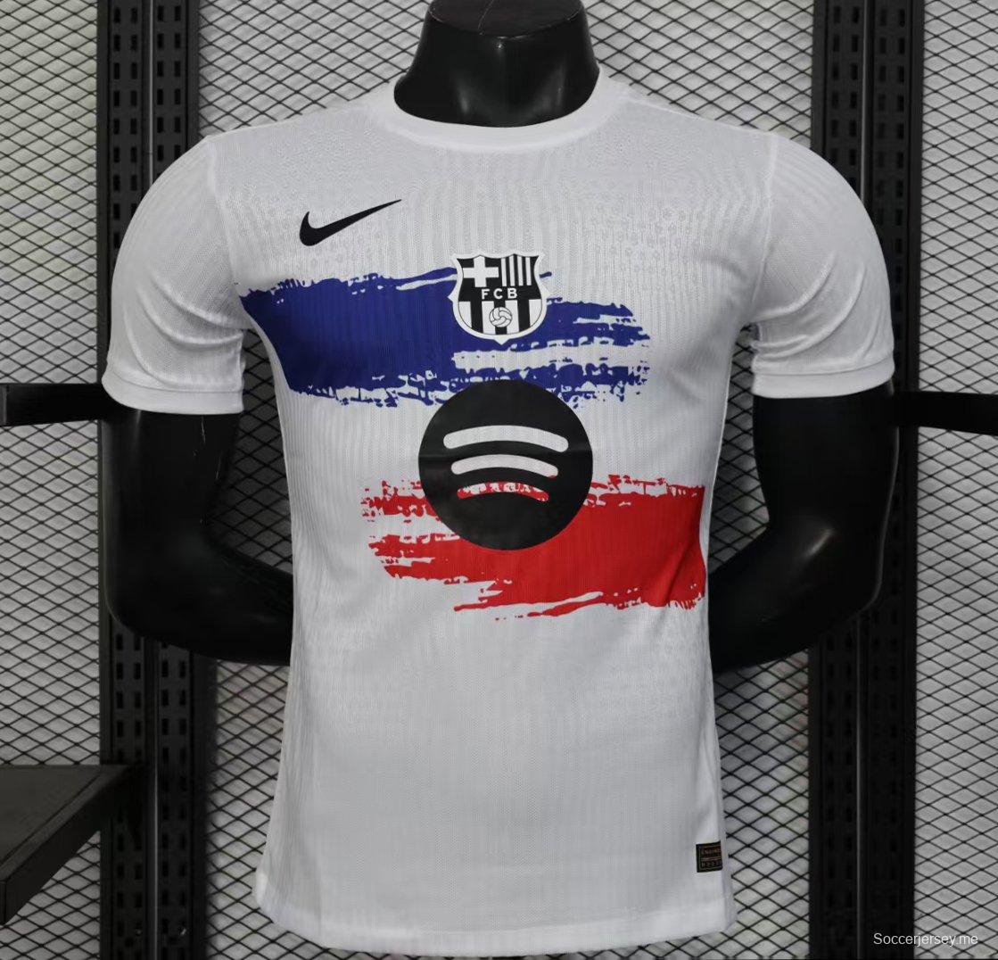 إصدار اللاعبين 25/26 قميص برشلونة أبيض مع فرشاة باللونين الأزرق والأحمر