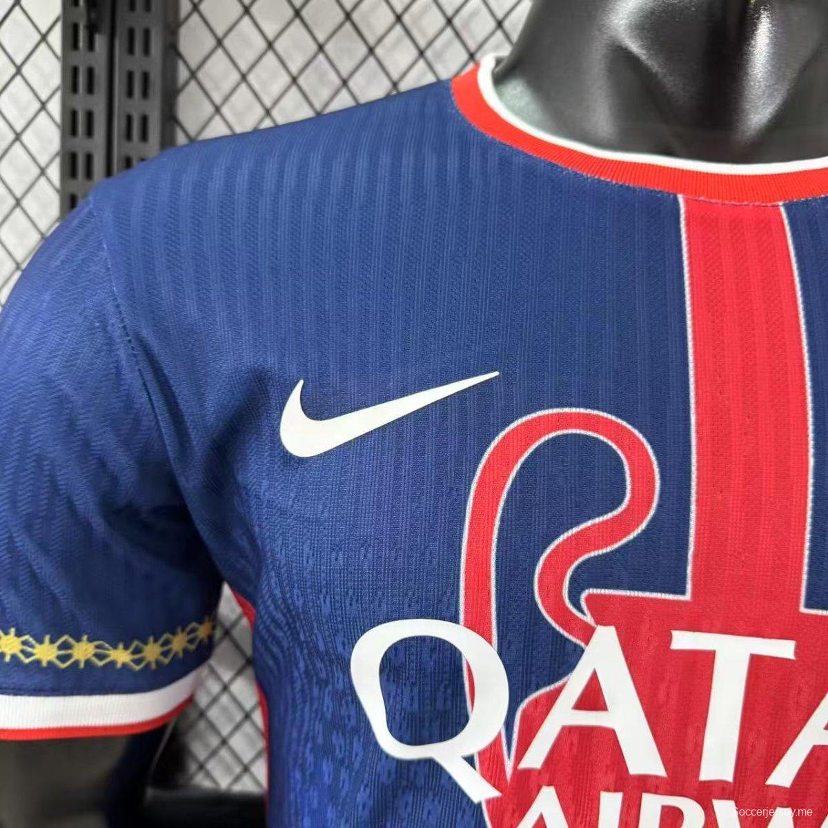 نسخة اللاعب 25/26 من قميص خاص بتصميم بطل باريس سان جيرمان بتصميم خاص