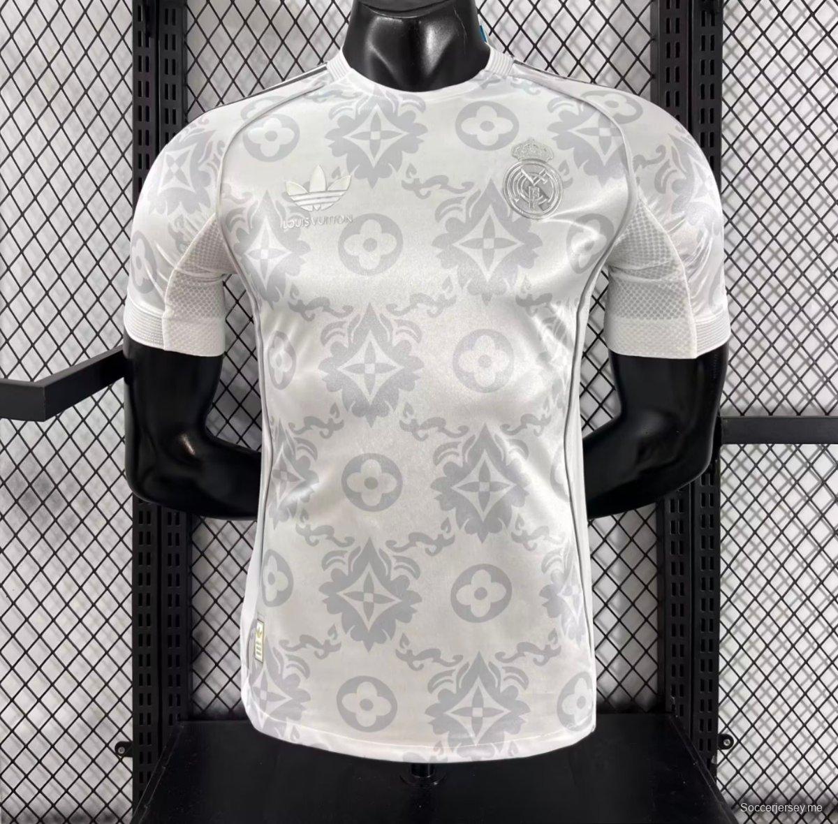 إصدار اللاعب 25/26 قميص ريال مدريد × لويس فويتون الخاص 25/26