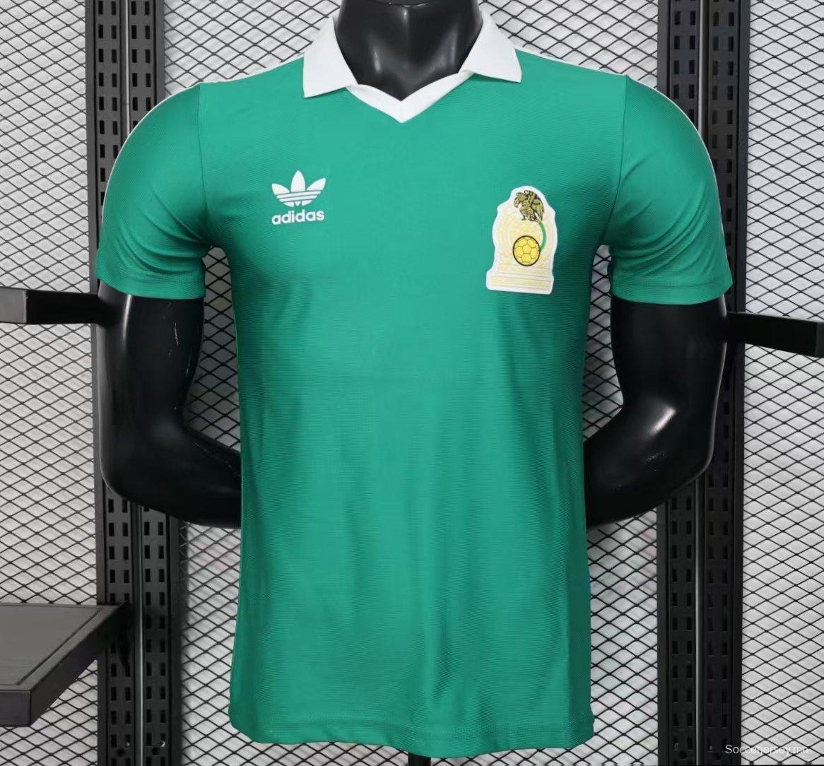 نسخة اللاعب 2026 قميص منتخب المكسيك 2026 ريترو أرض الوطن أخضر بياقة بيضاء