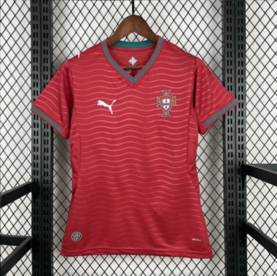 قميص المنتخب البرتغالي للسيدات في كأس العالم 2026 (قميص المباريات على أرضه)