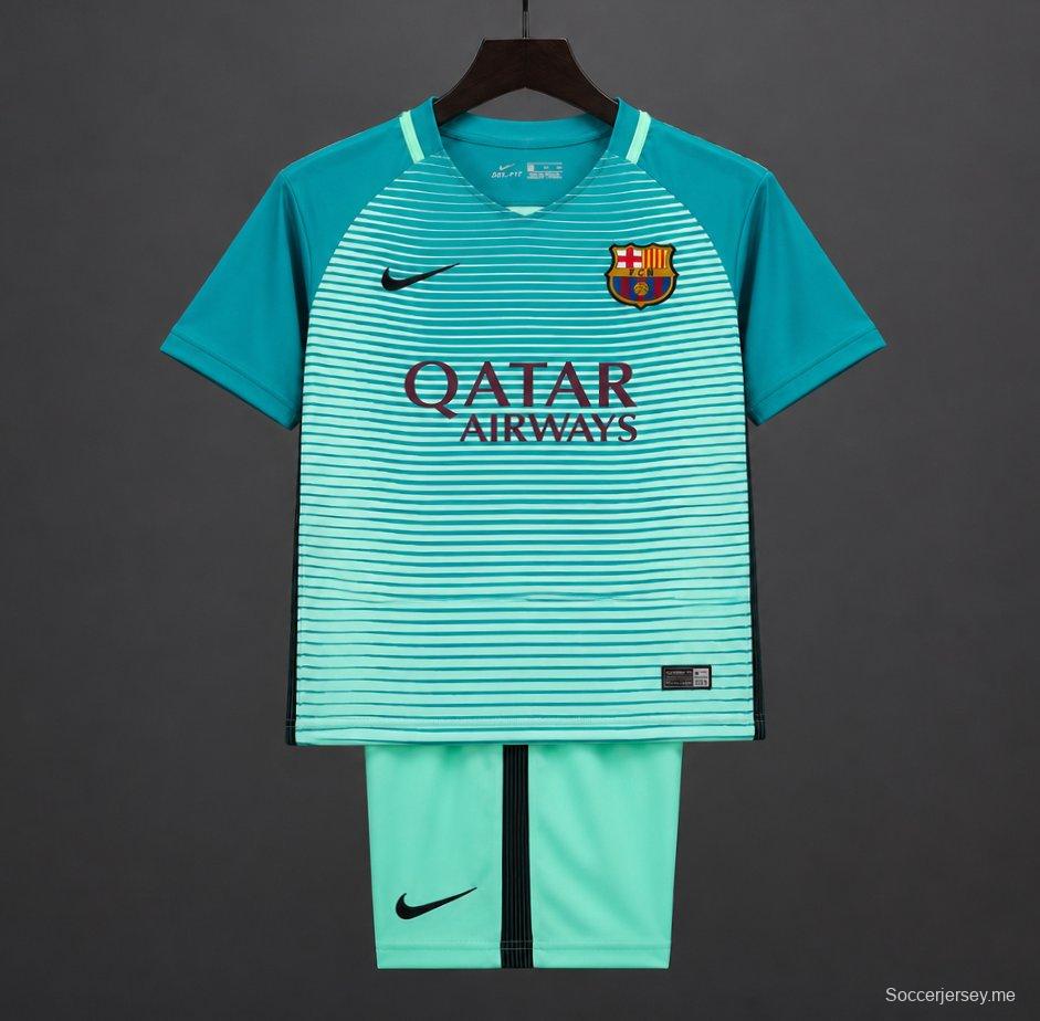قميص برشلونة الثالث للخارج لموسم 2016/2017 بتصميم كلاسيكي