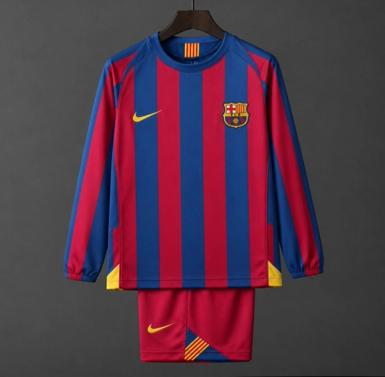 قميص برشلونة الرئيسي للموسم 2005/2006 بنمط رجعي، نسخة الدوري، بأكمام طويلة