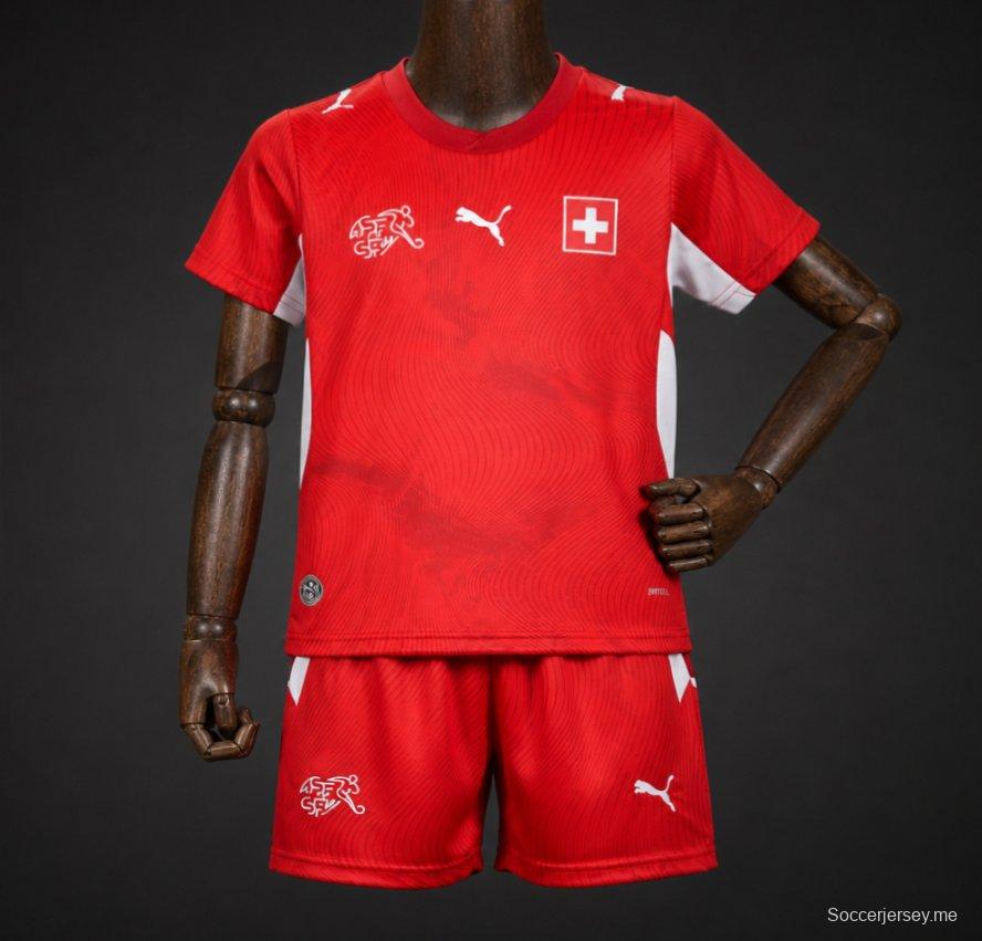 الزي الرسمي لفريق سويسرا للأطفال في كأس العالم 2026